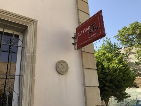 "Altstadt Hotel" işçi axtarır - VAKANSİYA