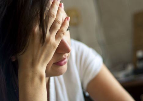 Bakıda qadın oteldə əcnəbi kişinin başına oyun açdı – işə polis qarışdı