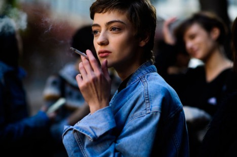 Gürcüstanda ictimai yerlərdə siqaret çəkmək qadağan edildi