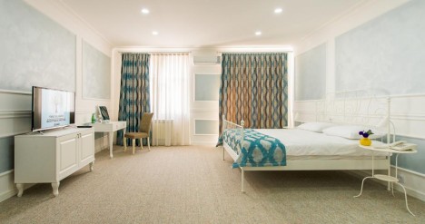 "Two Seasons Boutique Hotel" işçi axtarır - VAKANSİYA