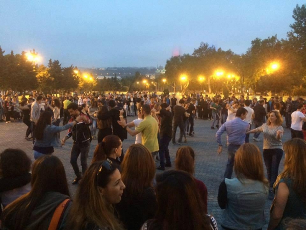 Bakı Bulvarında rəqs meydançası işə düşəcək