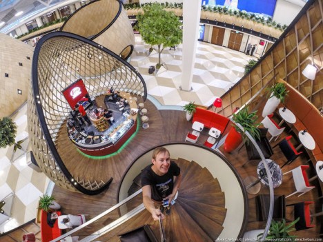 Rusiyalı bloqer: Bakı aeroportu dünyanın ən yaxşısıdır – FOTO