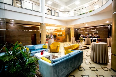 "West Shine Hotel" işçi axtarır - VAKANSİYA