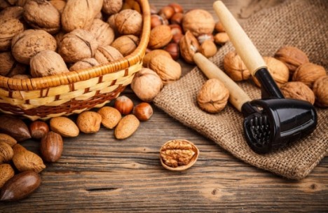 Azərbaycanda qoz sındırmaq yarışı keçiriləcək - SEYYAH.AZ