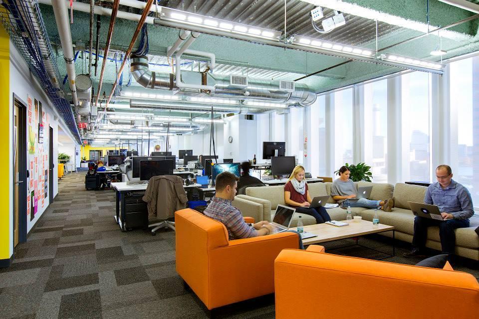 “Facebook”da işləyən azərbaycanlı: “Əvvəl müdir, sonra ofisiant oldum...”