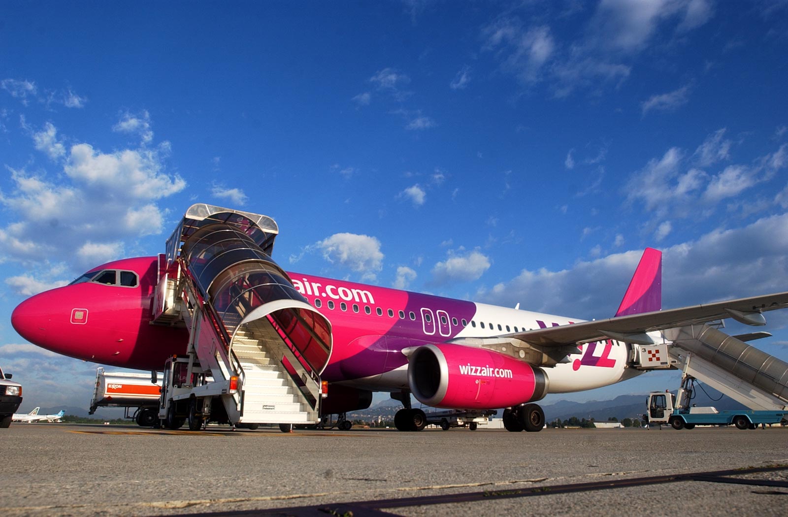 “Bakıdan Londona bilet 200 manatdan az olacaq” - "WizzAir"