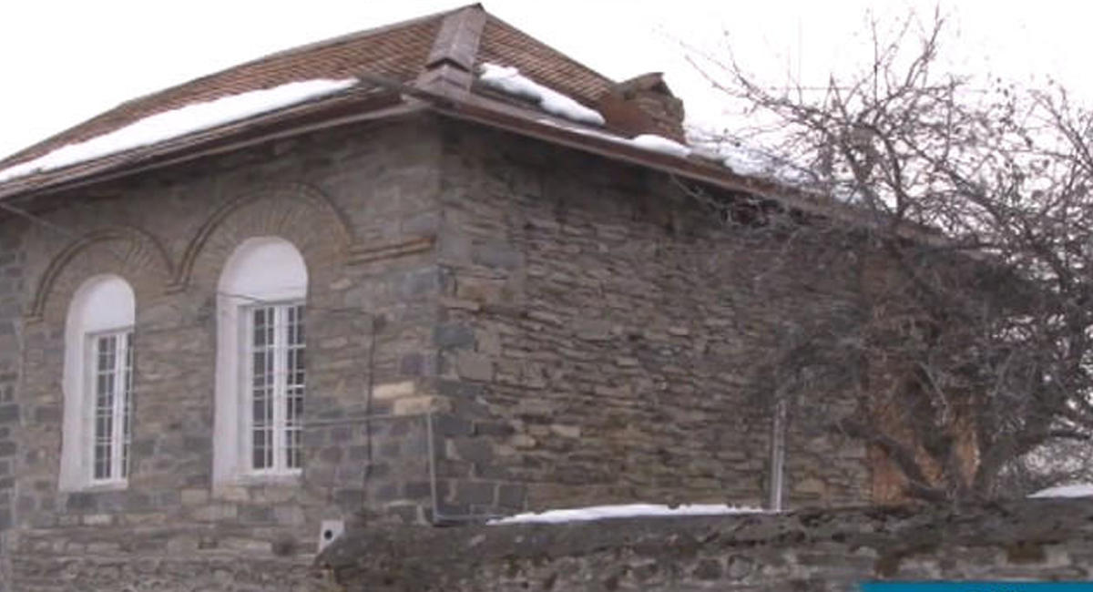 Qaxda sirli-sehrli ev hər kəsi heyrətləndirir – VİDEO