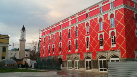 Tiranada bir gün