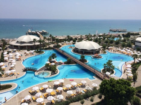 Rusiyalı turistlər Antalyanı seçir