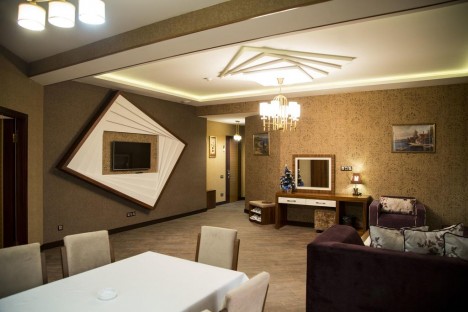 "Manor Hotel" işçi axtarır - VAKANSİYA