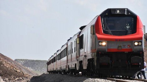 Bakı-Tbilisi-Qars dəmir yolu ilə sərnişinlərin daşınacağı vaxt açıqlanıb