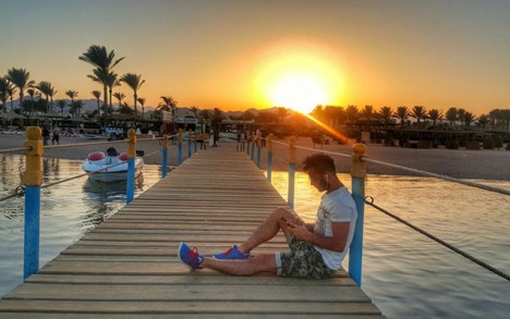 Ölülərlə dirilərin birgə yaşadığı şəhərdən - REPORTAJ