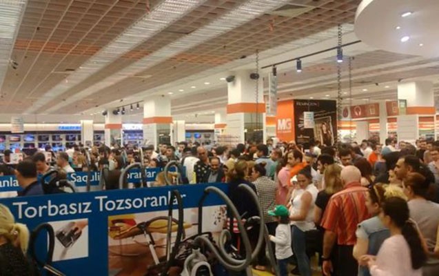 Bakıda məşhur mağaza əhalini aldatdı - VİDEO