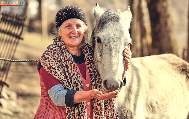 Hökumət burada yaşadıqlarına görə onlara pul verir - SARIBAŞDAN REPORTAJ