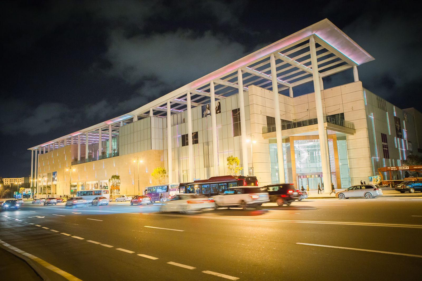 "CinemaPlus" işçi axtarır - VAKANSİYA