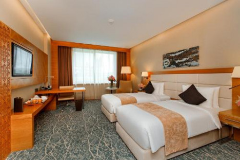"Holiday Inn Baku" işçi axtarır - VAKANSİYA