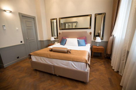Bizdə və qonşu ölkələrdə - OTEL QİYMƏTLƏRİ
