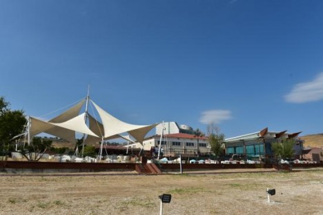 "The Crescent Beach Hotel" işçi axtarır-VAKANSİYA