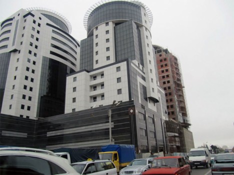 Bakıda hoteldə faciə: Yaralanan var