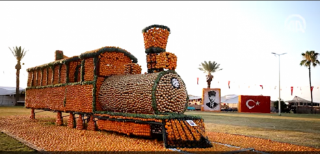 Portağal festivalı Antalyanın gözəlliyinə gözəllik qatıb