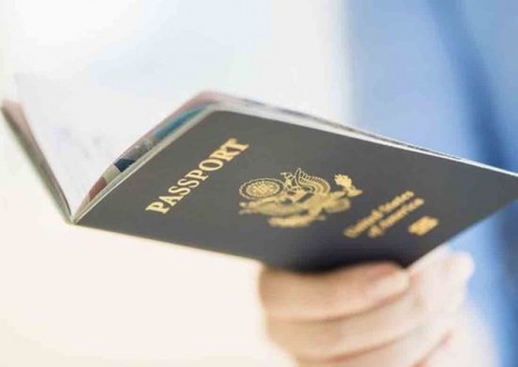 Saxta pasportla Avropaya getmək istəyən əcnəbilər tutuldu - FOTO