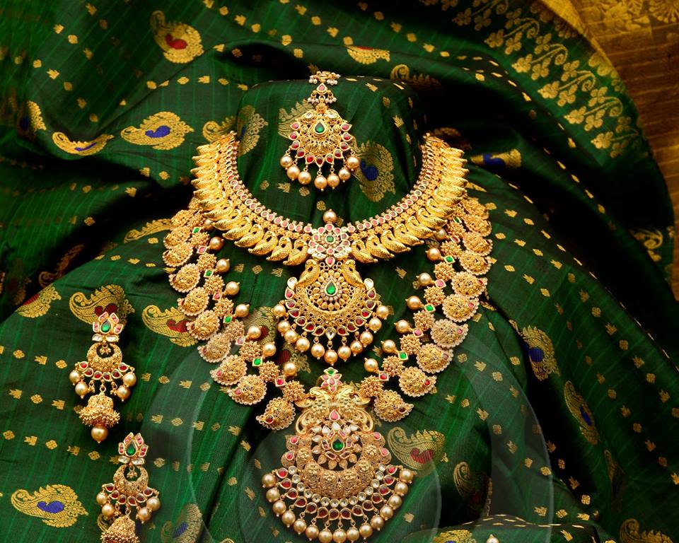 Zinət əşyaları sərgiyə çıxarıldı – GİRİŞ PULSUZDUR