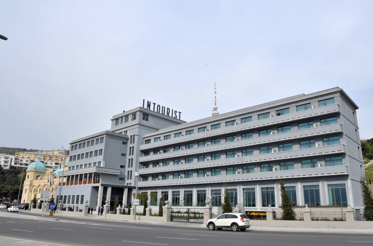 “Intourist Hotel Baku” tələbələr üçün təcrübə proqramı təqdim edir