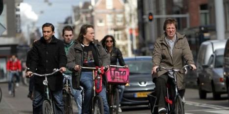 Bu şəhərdə avtomobildən çox velosiped var