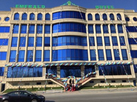 Emerald suite hotel resepşn axtarır-VAKANSİYA