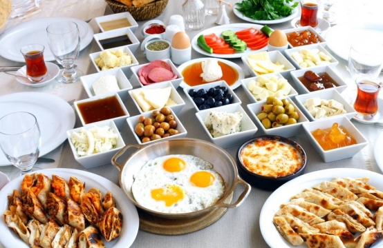 Bakının ən dadlı səhər yeməyi məkanları – QİYMƏTLƏR