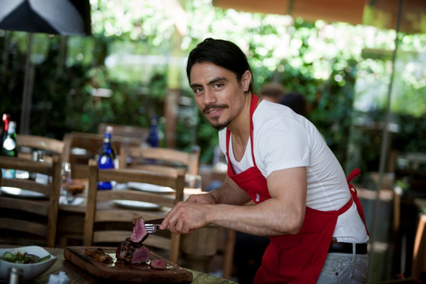 Qəssab köməkçisi necə - BİZNES SAHİBİ OLDU?