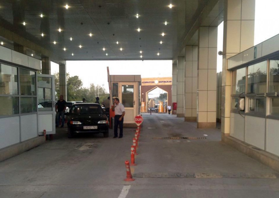 Gömrük Komitəsi: “Sınıq Körpü”də sıxlıq olmayıb - FOTOLAR