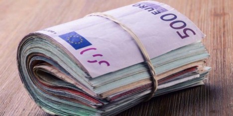 Daha bir ölkə Avrozonaya daxil olur