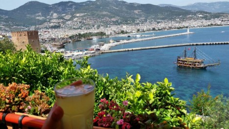 Otelçilər qiymətləri endirmək məcburiyyətindədirlər