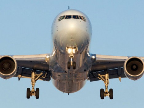 Bakı-Gəncə aviareysi təxirə salındı