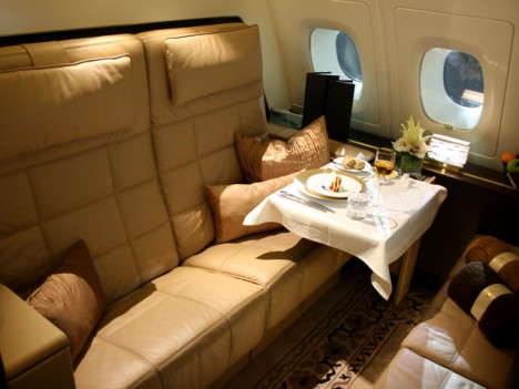 Dünyanın ən bahalı təyyarə biletləri