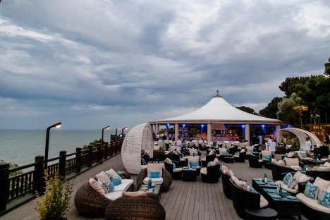 Сбежать от жары: 10 РЕСТОРАНОВ ЗА ГОРОДОМ