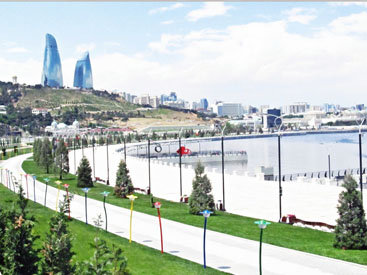 Bakı bulvarındakı yaşıllıqlarda "piknik" etməyə icazə verilmir