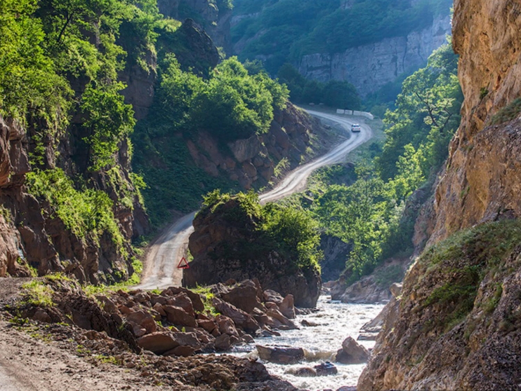 18 yaşlı gənc Lerikdə şəlalədə boğuldu - BƏDBƏXT HADİSƏ