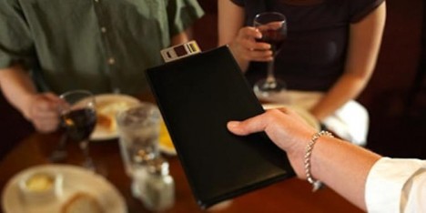 Restoranda pulu kim ödəməlidir? – MALİYYƏ ETİKETİNİN 10 QAYDASI