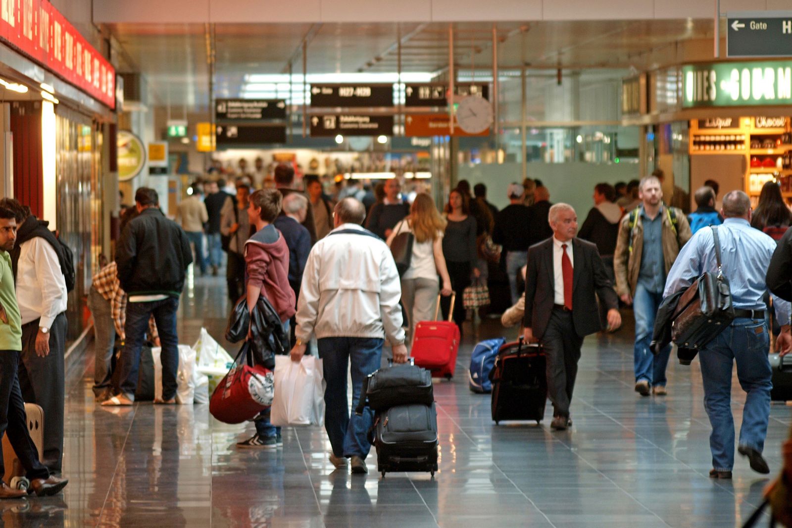 Aeroportda təhlükəli sərnişinləri müəyyənləşdirəcək - YENİ QURĞU