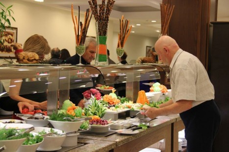 Hər ay Azərbaycanda 100 milyon manata yaxın xərcləyiblər