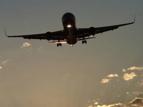 Moskvaya uçan Türkiyə təyyarəsi məcburi eniş etdi