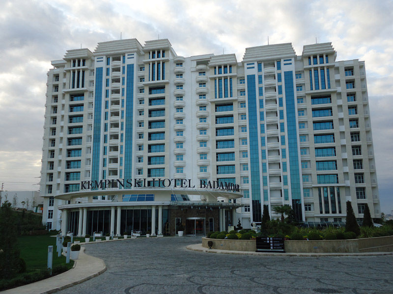 Kempinski Hoteli tələbələri təcrübəyə dəvət edir 