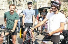 Dünya turuna çıxan səyyahın velosipedini Bakıda oğurlayıblar