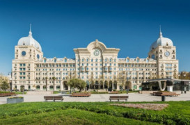 Azərbaycanın iri holdinqi Bakıda - 365 Otaqlı Yeni Otel İstifadəyə Verdi