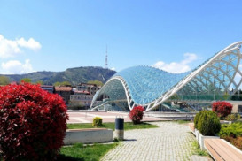 Gürcüstana avtomobillə gələn turistlər üçün - Yeni Şərtlər Elan Edildi