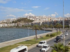 İzmirə gedənlərin sayı sürətlə artır