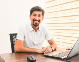 Həkimlikdən satışa keçən inadkar oğlan - Uğur hekayəsi