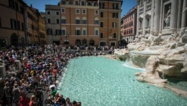 Roma fəvvarələrinə atılan dəmir pulların aqibəti necə olur?